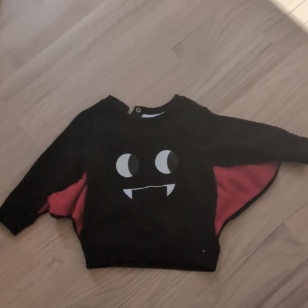 H&M Black and Red Bat Wing Sweatshirt